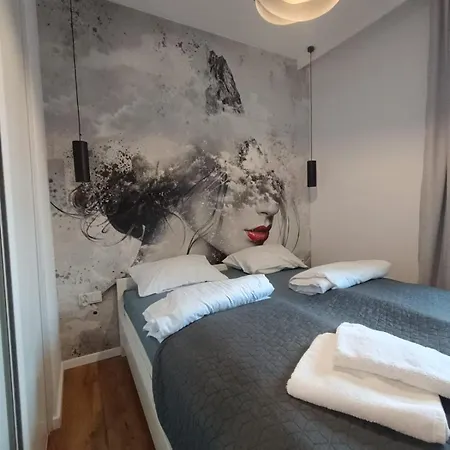 Central Park Prestige By Lookap ウッチ